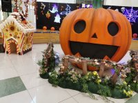 ウニクス浦和美園　10月　ｈａｐｐｙHallowe'en！！ハロウィン造形物展示